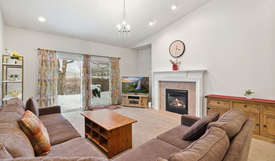 2854 Waterfront Ave, Algonquin, IL 60102 - 2 Beds, 3 Bath