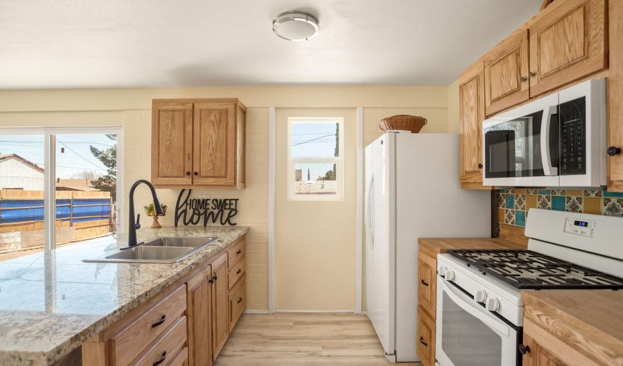 503 HERMOSA Pl, Bisbee, AZ 85603 - 3 Beds, 1 Bath