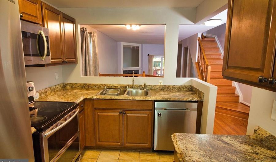 5901 SAINT GILES Way, Alexandria, VA 22315 - 3 Beds, 3 Bath