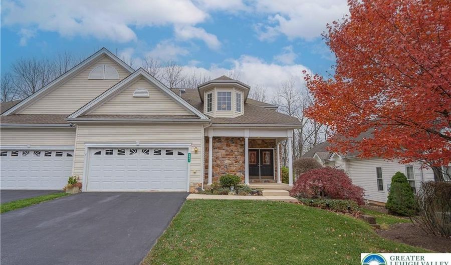 5041 Saw Grass Dr, Allen, PA 18067 - 3 Beds, 3 Bath