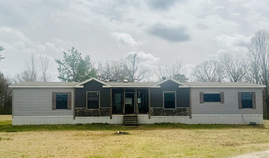 2809 County Road 3110, De Kalb, TX 75559 - 5 Beds, 3 Bath