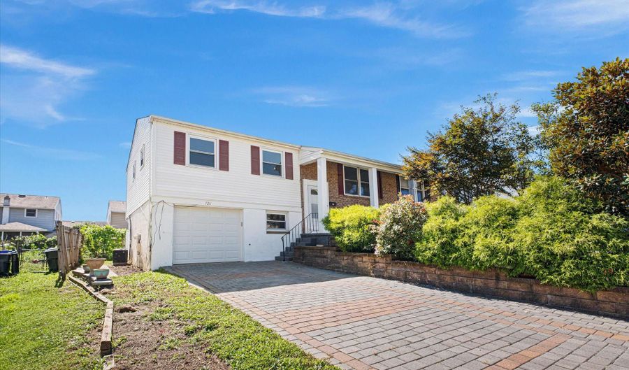 728 ELMTREE Ln, Claymont, DE 19703 - 4 Beds, 2 Bath