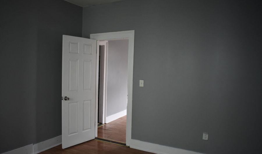 117 Caroline St, Bridgeport, CT 06608 - 3 Beds, 1 Bath