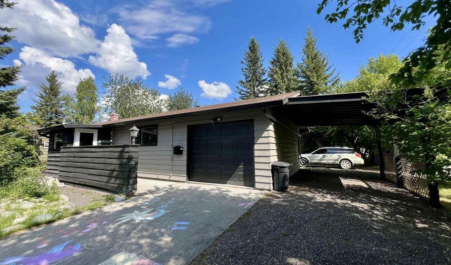 1049 PEDRO St, Fairbanks, AK 99701 - 2 Beds, 1 Bath