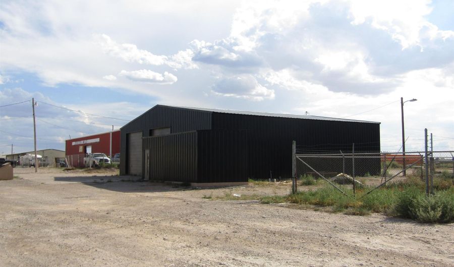 2101 N Roselawn Ave, Artesia, NM 88210 - 0 Beds, 1 Bath