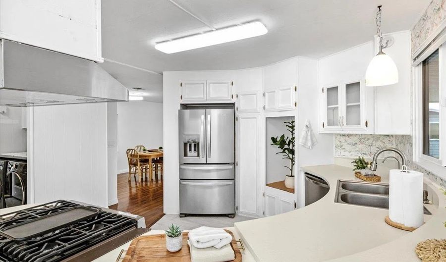 7326 San Bartolo St 220, Carlsbad, CA 92011 - 2 Beds, 2 Bath