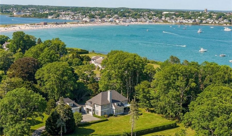 9 Ocean Lawn Ln, Newport, RI 02840 - 4 Beds, 4 Bath
