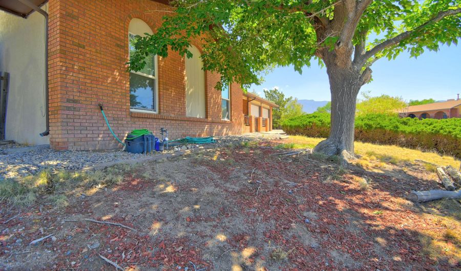 8505 Merrimac Ct NE, Albuquerque, NM 87109 - 3 Beds, 2 Bath