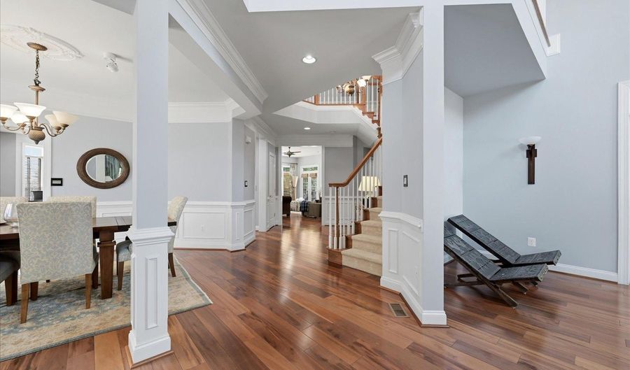 41869 FELDSPAR Pl, Aldie, VA 20105 - 5 Beds, 5 Bath