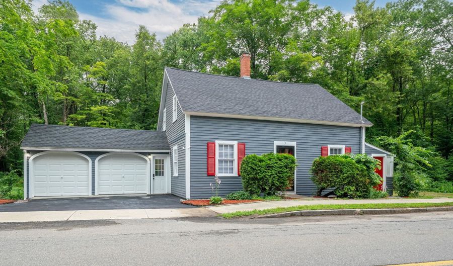 5 Bond St, Brookline, NH 03033 - 3 Beds, 2 Bath