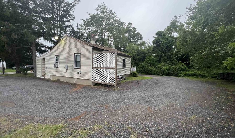 1706 Rt 9 S, Whitesboro, NJ 08210 - 3 Beds, 2 Bath