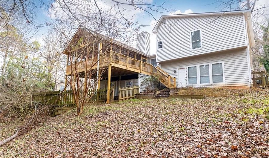 806 Moonlit Ln NW, Acworth, GA 30102 - 5 Beds, 2 Bath