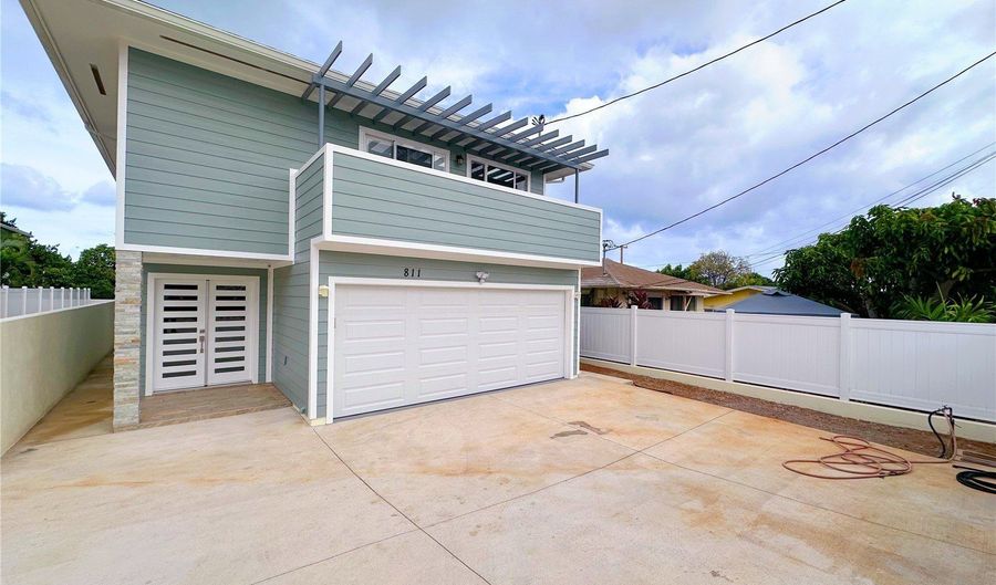 811 20th Ave, Honolulu, HI 96816 - 5 Beds, 3 Bath