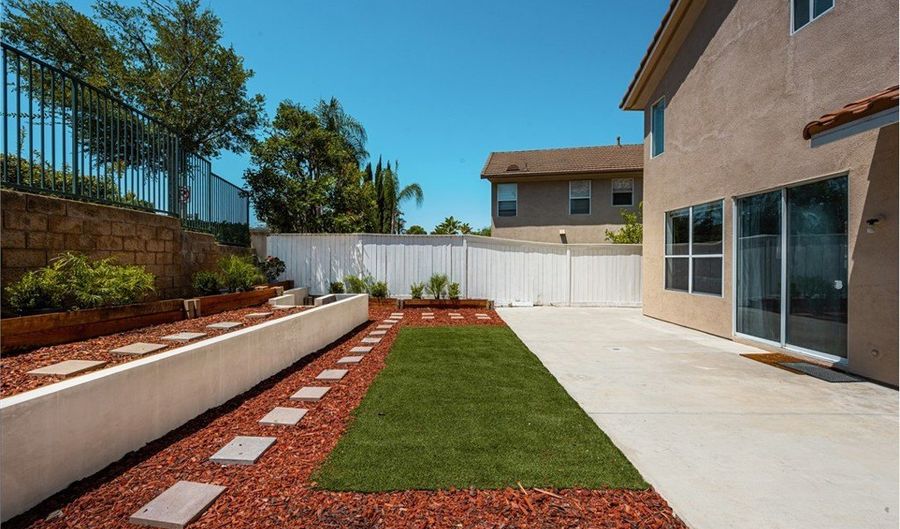 8610 E Silver Rdg, Anaheim, CA 92808 - 4 Beds, 3 Bath