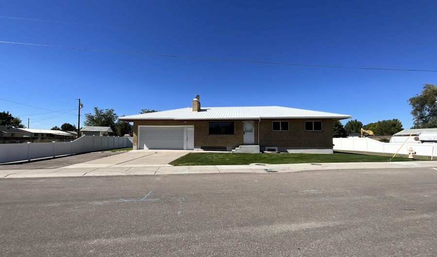 5201 Lucky, Chubbuck, ID 83202 - 4 Beds, 2 Bath