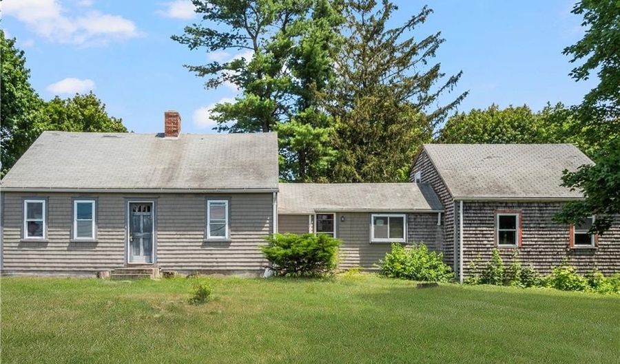 533 Scituate Ave, Cranston, RI 02921 - 4 Beds, 2 Bath