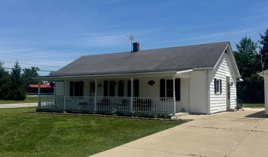 904 S Park Ave, Batesville, IN 47006 - 2 Beds, 2 Bath