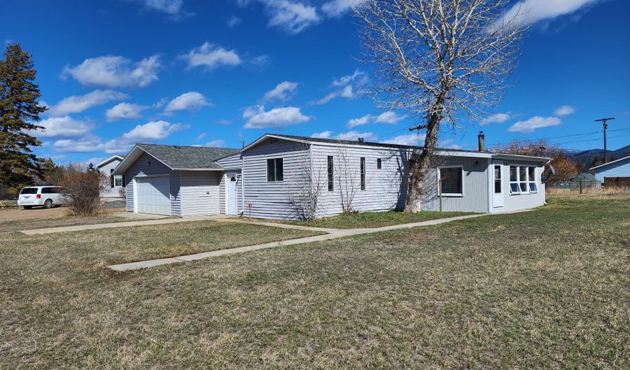 204 S Cook St, Boulder, MT 59632 - 3 Beds, 2 Bath