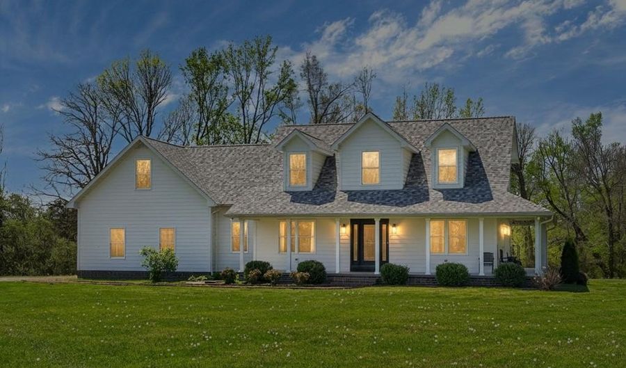302 Ligon Ln, Baxter, TN 38544 - 4 Beds, 2 Bath