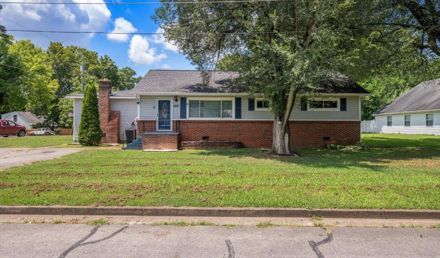 1000 Glenn St, Athens, TN 37303 - 4 Beds, 2 Bath