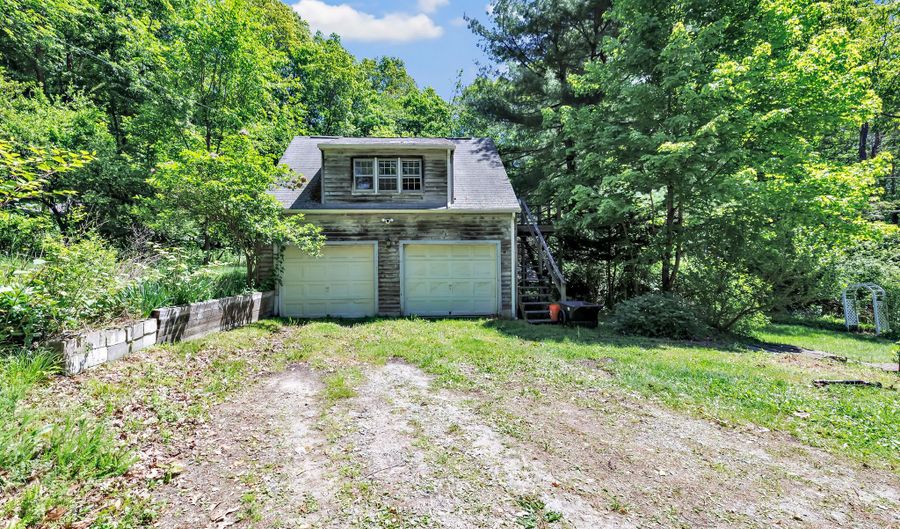 13 Hoyt Rd, Bethel, CT 06801 - 4 Beds, 2 Bath