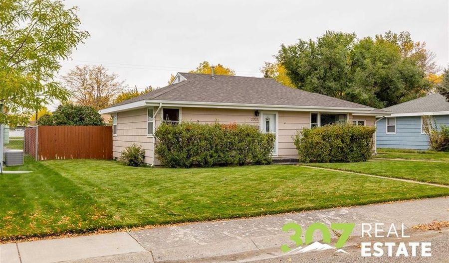 2026 Shoshoni Trl N, Cody, WY 82414 - 2 Beds, 1 Bath