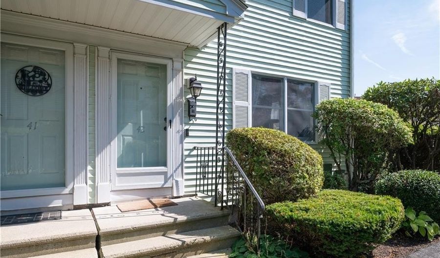 2970 Mendon Rd 42, Cumberland, RI 02864 - 2 Beds, 2 Bath