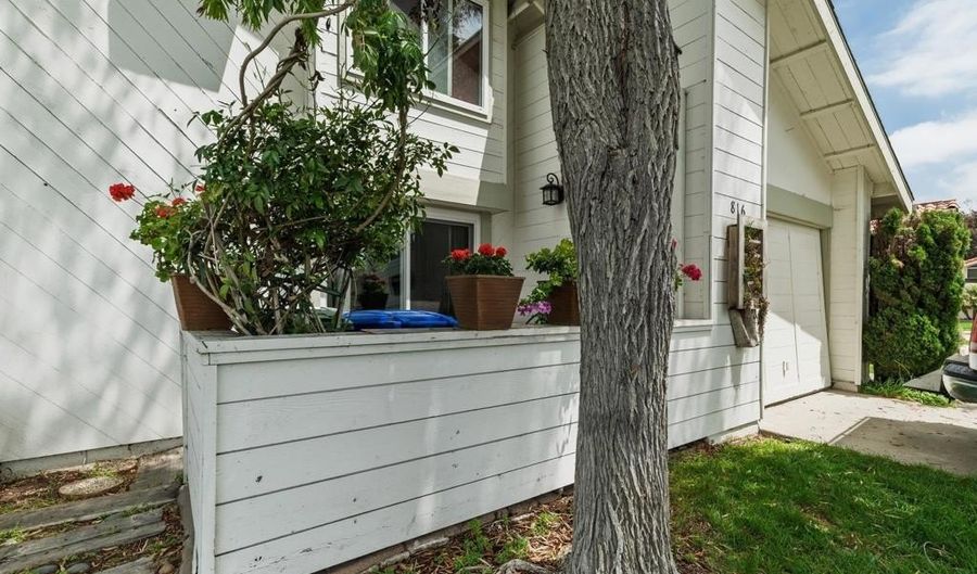 816 Caminito Azul, Carlsbad, CA 92011 - 3 Beds, 2 Bath