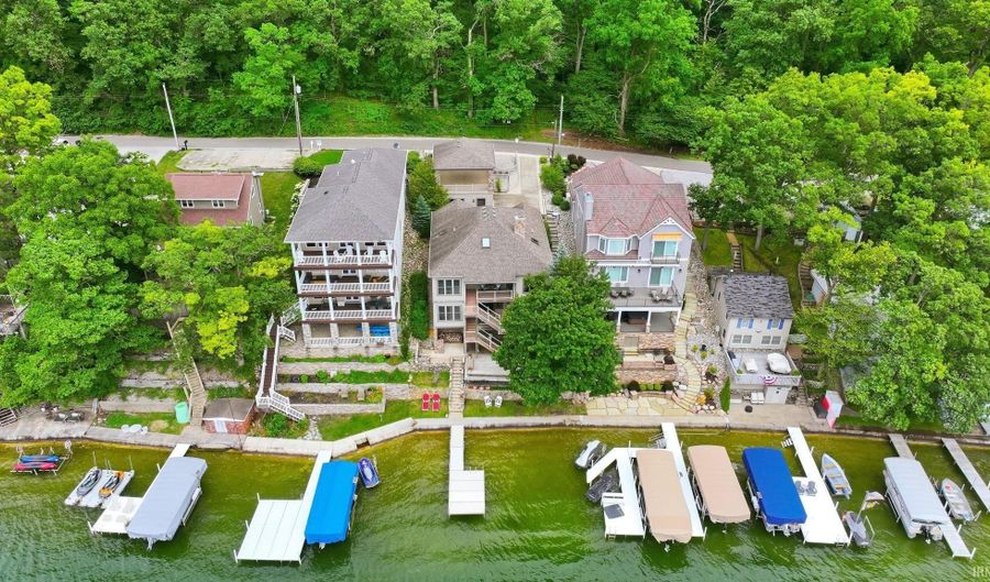 900 Ln 105 Lake James, Angola, IN 46703 - 5 Beds, 4 Bath