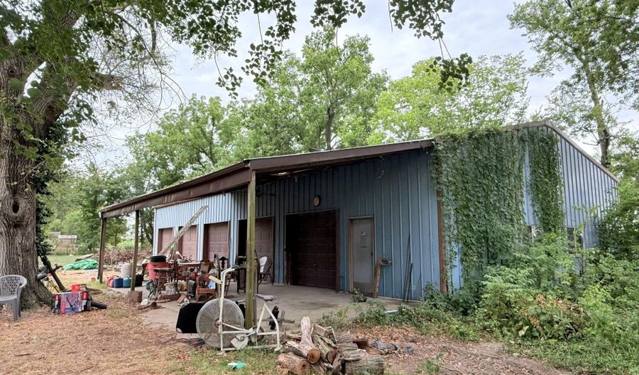 8526 SE 70th Ter, Baxter Springs, KS 66713 - 3 Beds, 3 Bath