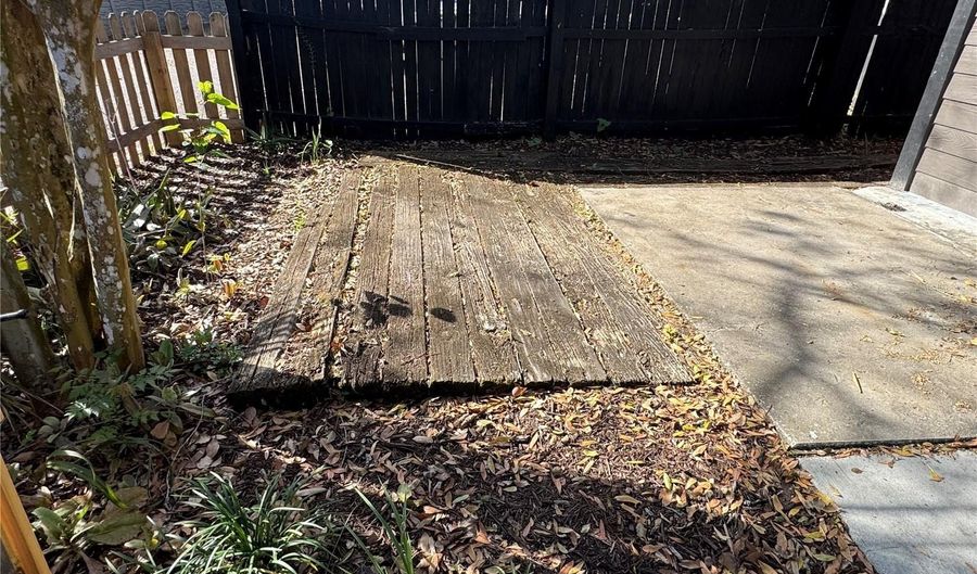 225 E 5TH St A, Apopka, FL 32703 - 2 Beds, 1 Bath