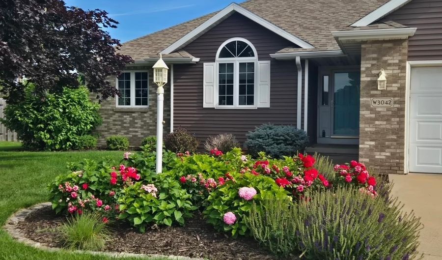 W3042 JUST ABOUT Lane, Appleton, WI 54915 - 5 Beds, 4 Bath
