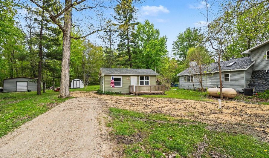 4206 S Shore Dr, Allegan, MI 49010 - 1 Beds, 1 Bath