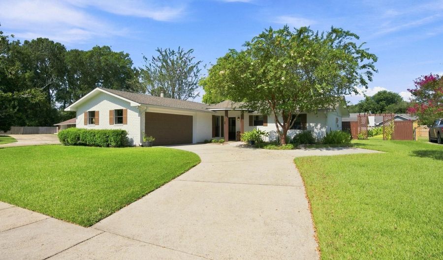 3048 Richwood Cir, Baton Rouge, LA 70816 - 3 Beds, 2 Bath