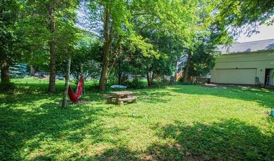 235 E Saint Clair St, Almont, MI 48003 - 5 Beds, 2 Bath