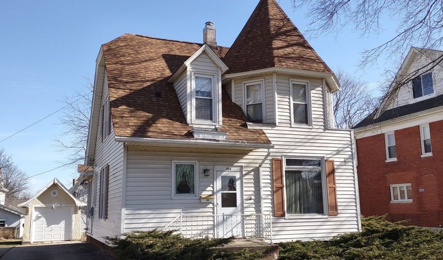 304 N Division Ave, Polo, IL 61064 - 3 Beds, 2 Bath