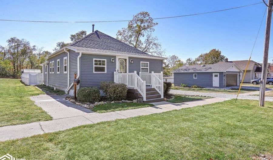 214 6Th Ave E, Albia, IA 52531 - 2 Beds, 1 Bath