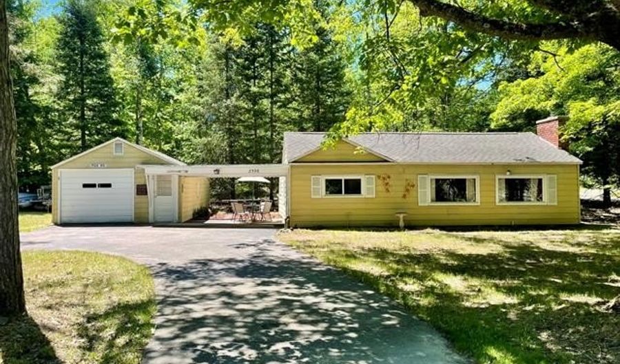 2596 E Fox Rd, Alcona, MI 48742 - 3 Beds, 1 Bath