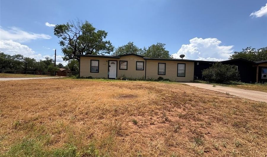 5301 Taos Dr, Abilene, TX 79605 - 4 Beds, 1 Bath