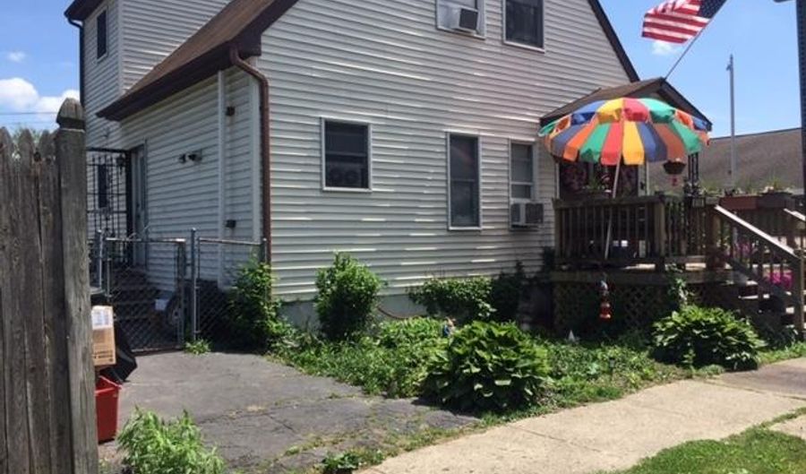 614 4TH Ave, Watervliet, NY 12189 - 4 Beds, 2 Bath