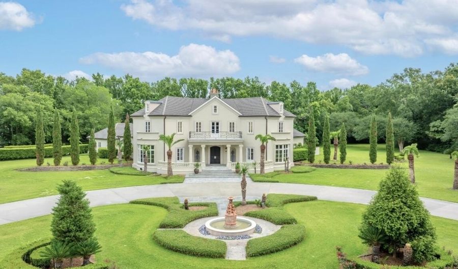 12425 N Marcus Rd, Abbeville, LA 70510 - 5 Beds, 5 Bath