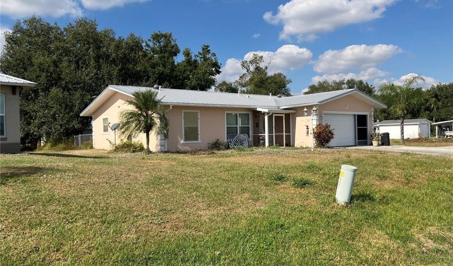 11337 SW PINE Ave, Arcadia, FL 34269 - 3 Beds, 2 Bath