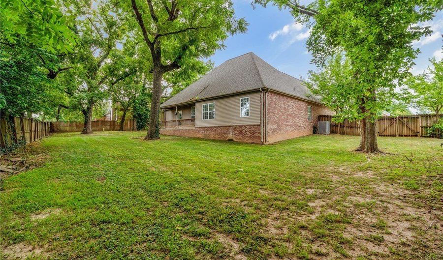 2603 SW 8th St, Bentonville, AR 72712 - 4 Beds, 2 Bath