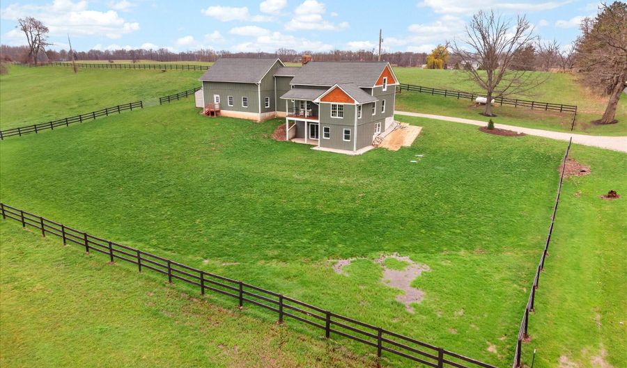 8977 2 Mile Rd NE, Ada, MI 49301 - 5 Beds, 3 Bath