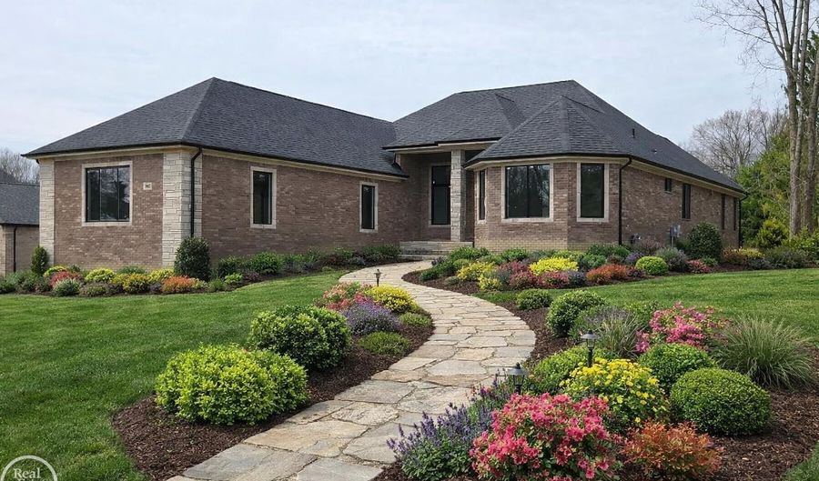 880 Hemlock Dr, Addison, MI 48370 - 3 Beds, 3 Bath