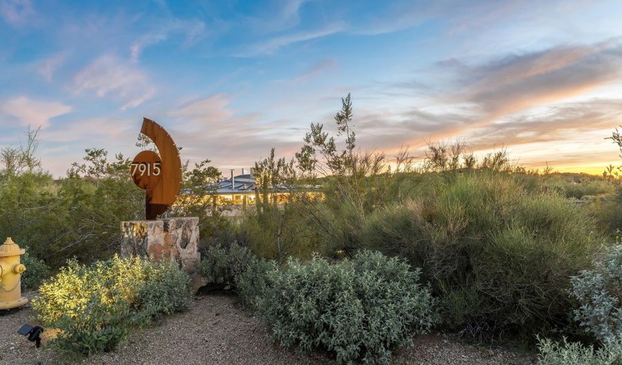 7915 E PRIMROSE Path, Carefree, AZ 85377 - 4 Beds, 5 Bath