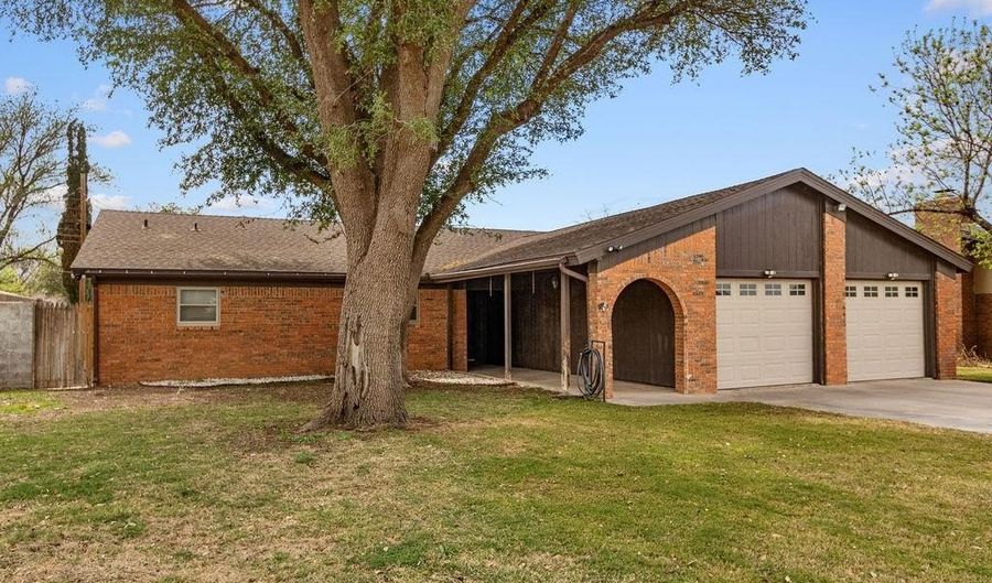 1315 NW 11th St, Andrews, TX 79714 - 3 Beds, 2 Bath