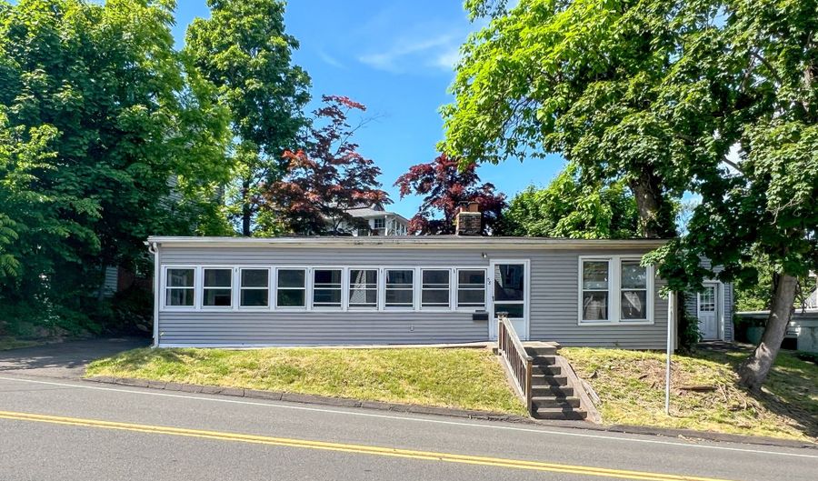 58 Shore Dr, Branford, CT 06405 - 2 Beds, 2 Bath