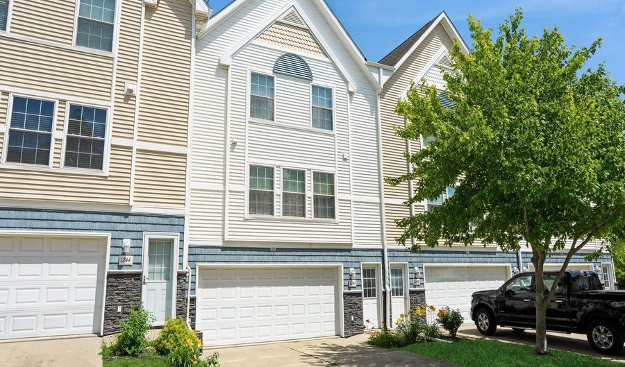 1246 SE Village View Ln, Ankeny, IA 50021 - 2 Beds, 2 Bath