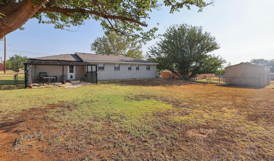 911 W BONITA Ave, Amarillo, TX 79108 - 3 Beds, 2 Bath